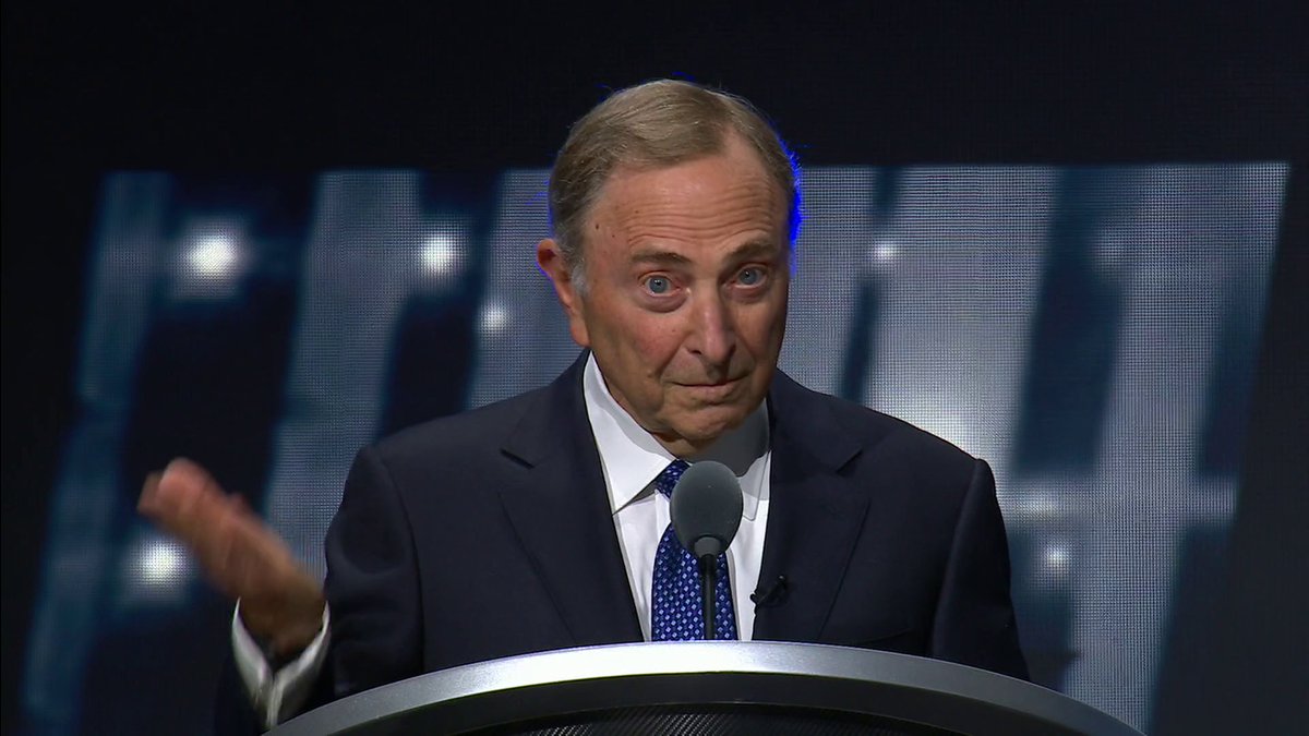 NHL commissioner Gary Bettman's reaction to the Buffalo fans 😅