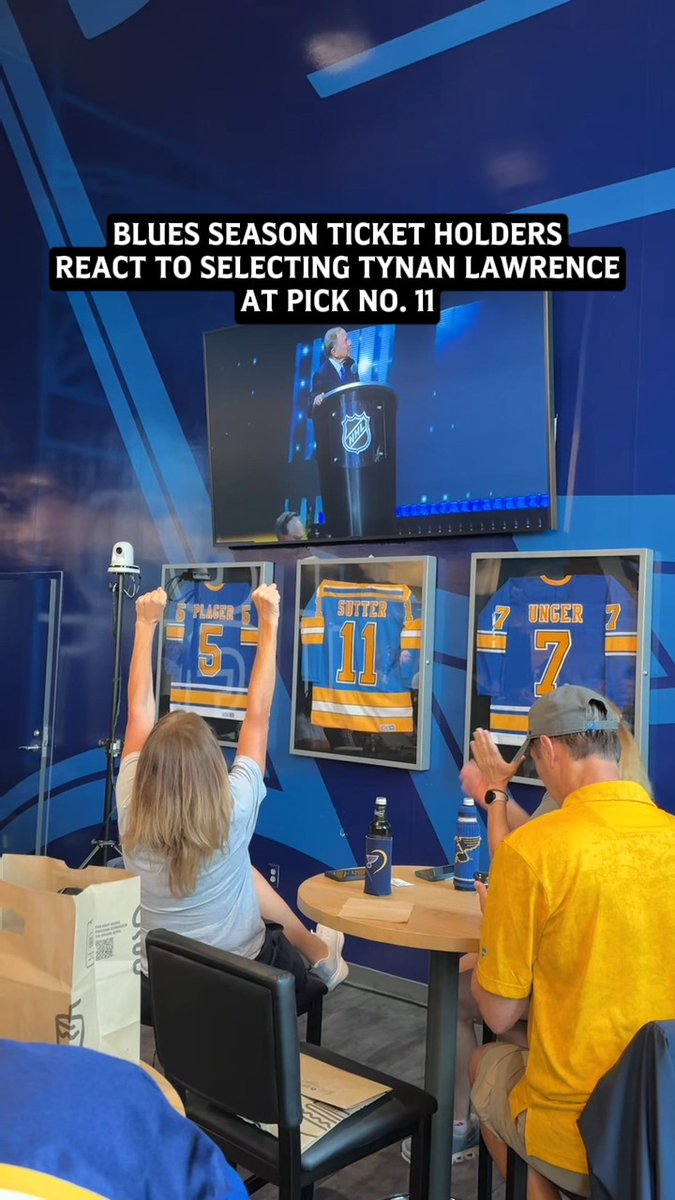 Live look at our Season Ticket Holder draft party 👀 Enterprise Center