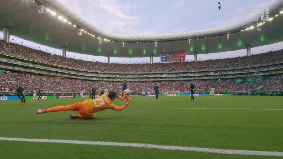 EL GOL DE BAENA 🔥 EL REGALO DE MUSLERA 🤝 ESPAÑA LO GRITA. ESPAÑA LO AGRADECE. #DAZNMundial
