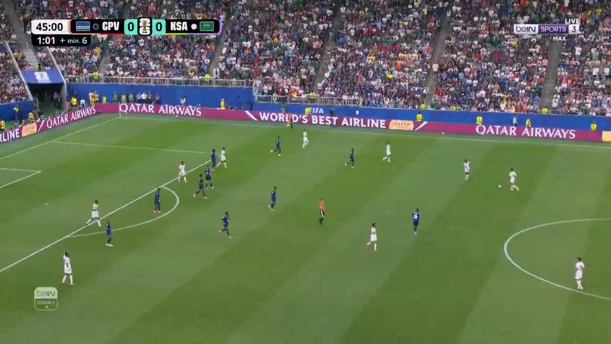 فرصة خطيرة للمنتخب السعودي.. حارس منتخب الرأس الأخضر فوزينيا ينقذ مرماه من رأسية كنو