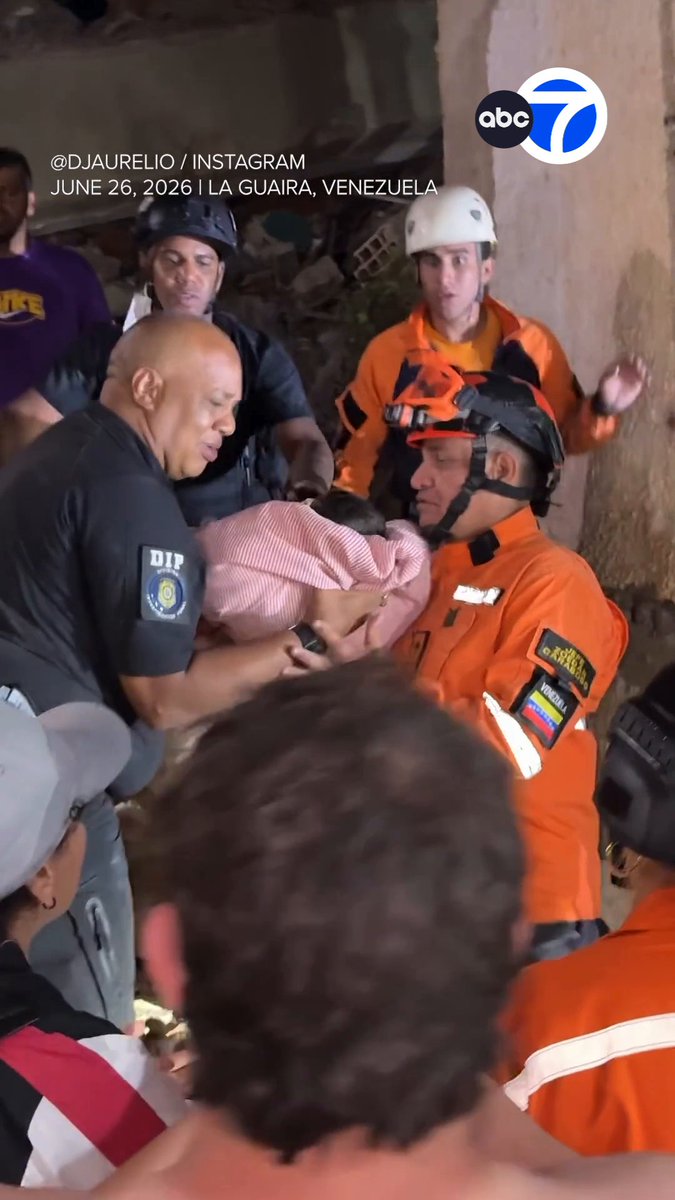 An 18-day-old baby was rescued from the rubble of a building that collapsed due to the earthquakes in Venezuela and handed to its father. An hour and a half later, the child's mother was rescued.