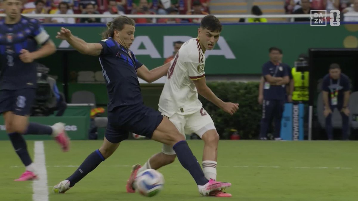 ¡MADRE MÍA EL PALO QUE LE HAN PEGADO A PEDRI! 😱 #DAZNMundial