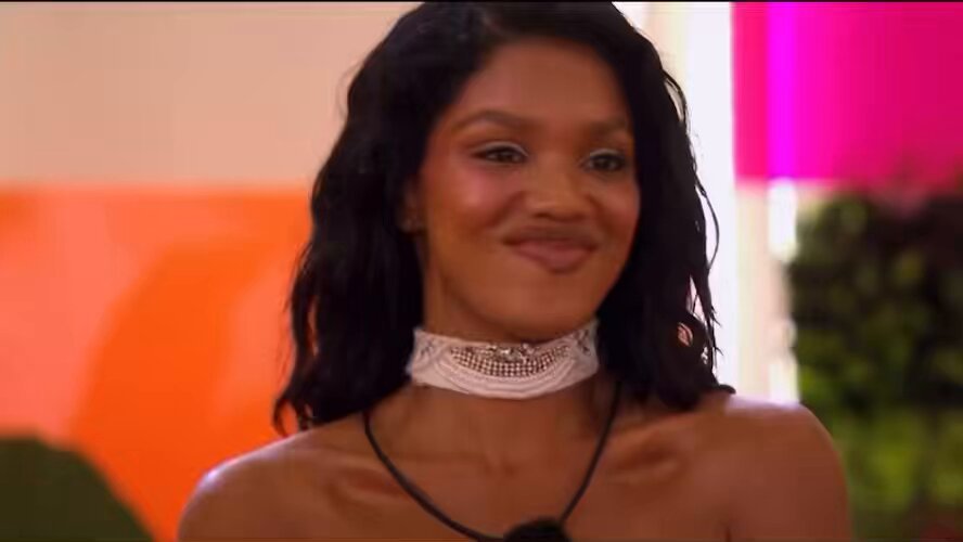 Melanine reading sincere to filth, sincere trying to defend himself and asking Zach to verify, Zach throwing the jab to Kenzie the girls facing Zach, pamida trying to interfere the girls not backing down 🔥 #LoveIslandUSA