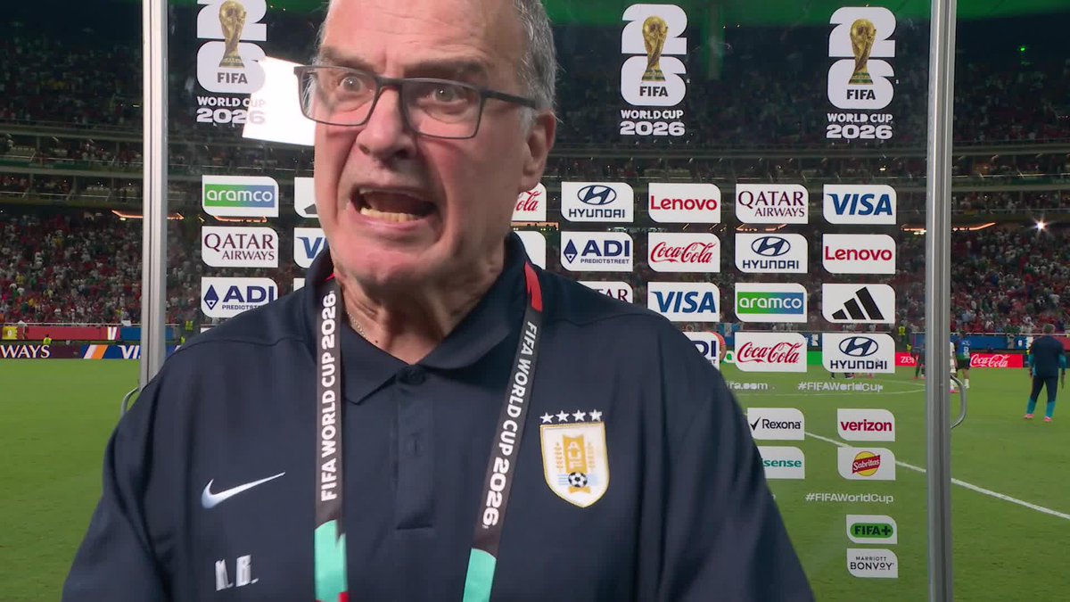 MARCELO BIELSA, MUY ENOJADO TRAS LA ELIMINACIÓN DE URUGUAY EN FASE DE GRUPOS DEL MUNDIAL. ⚽ #ESPNMundial 📺 Mirá los mejores partidos de la #FIFAWorldCup por ESPN, en el Plan Premium de #DisneyPlus
