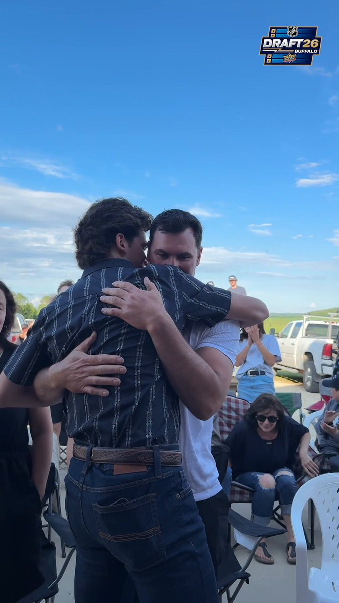 Carson Carels had plenty of family and friends with him on their family farm to celebrate him being drafted sixth overall to the Calgary Flames! 🔥 #NHLDraft