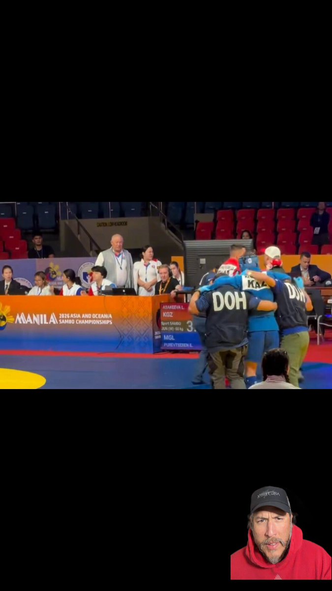 This might be the weirdest KO in combat sports 😂 Two sambo fighters headbutted each other into a simultaneous knockout. Who actually wins a fight like that?