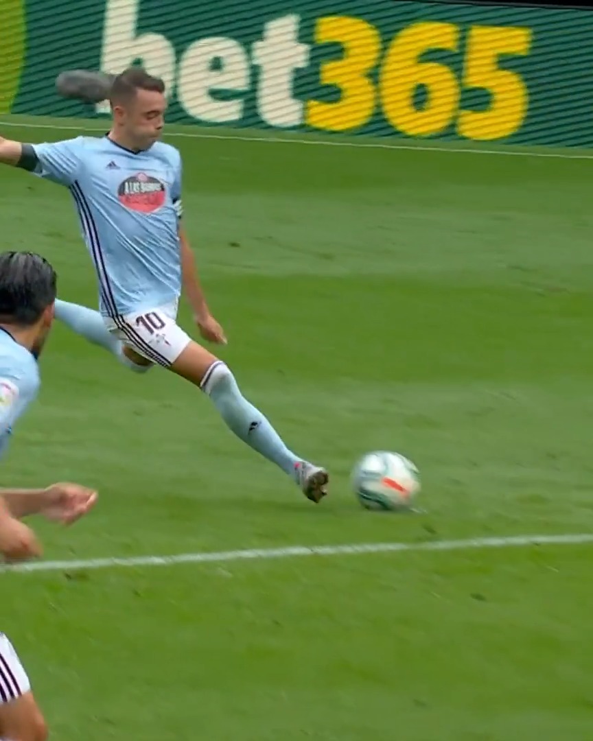 📅 Tal día como hoy, en 2020: Golazo de 𝗳𝗮𝗹𝘁𝗮 de Iago Aspas Juncal. Asistencia de 𝗳𝗮𝗹𝘁𝗮 de Messi para Luis Suárez. LALIGAHighlights | LALIGAHistory