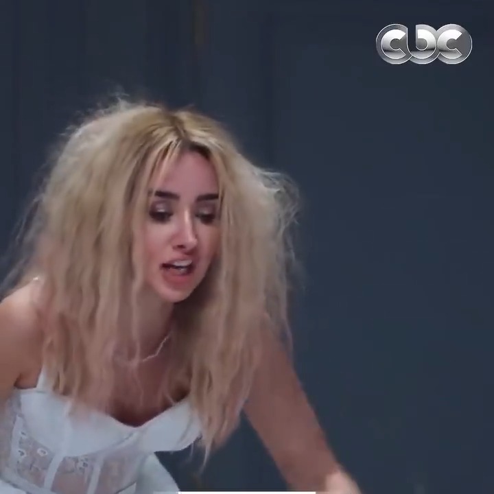 هنا الزاهد ضربت أحمد حاتم بالفازة ليلة الفرح عشان رفض يشيلها 🤣 #أنا_وهي #CBC