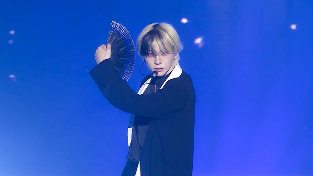 'INTRO + GOD + OUTRO' @ 2026 Weverse Con Festival | 앰퍼샌드원 (AMPERS&ONE) 🔗 #앰퍼샌드원 #AMPERSANDONE #DEFINITION #GOD #WeverseConFestival #2026WECONFE #위버스콘페스티벌 #2026위콘페
