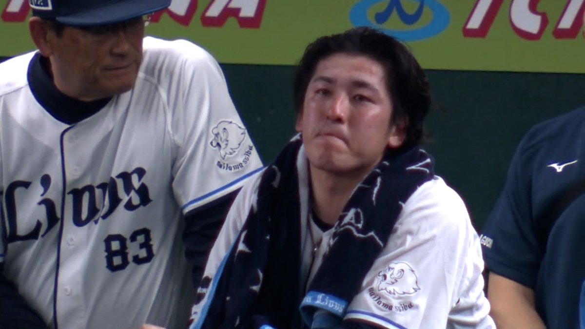 #隅田知一郎 魂の投球も9回に力尽きる💦 気持ちのこもった投球を続けた隅田を 西口監督はともにベンチへと戻りながら声をかけ労った👍 #seibulions #ベースボールLIVE で配信中[初月無料]