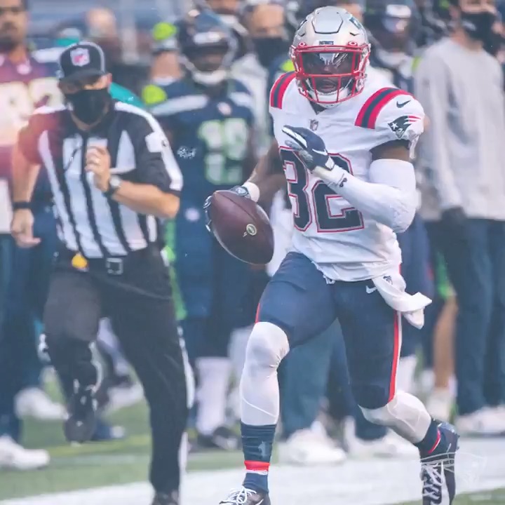 Devin McCourty (Devin McCourty) That dude rocked.