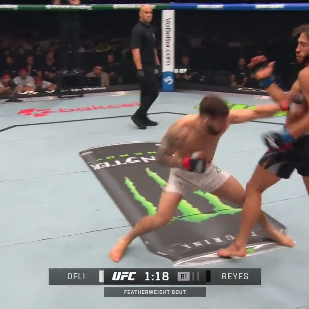 😱 Il a tout fait pour avoir sa finition ! Kaan Ofli s'impose par soumission au premier round 📺 Regarde les prélims de l’#UFCBaku EN DIRECT sur UFC Fight Pass