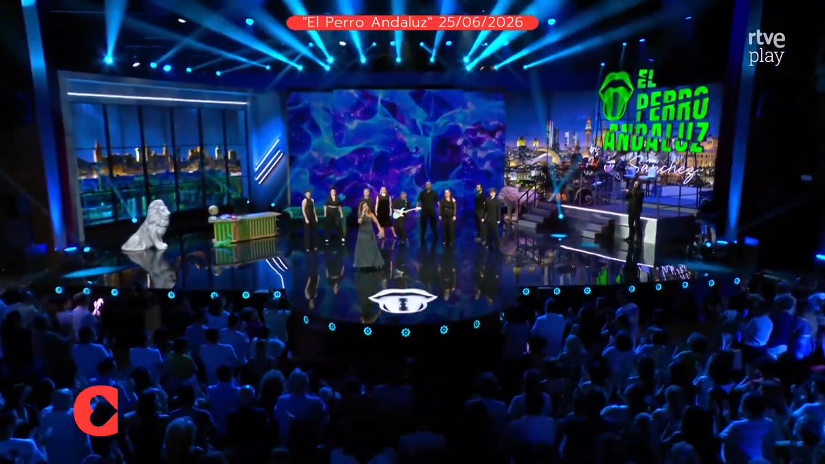 🎤 El valiente "NO" de Pastora Soler. La cantante fue una de las invitadas en el programa del pasado jueves del El Perro Andaluz by Manu Sánchez . 🤍💚 Tienes una nueva cita con #ElPerroAndaluzTVE el próximo 2 de julio después del partido de España en el Mundial.