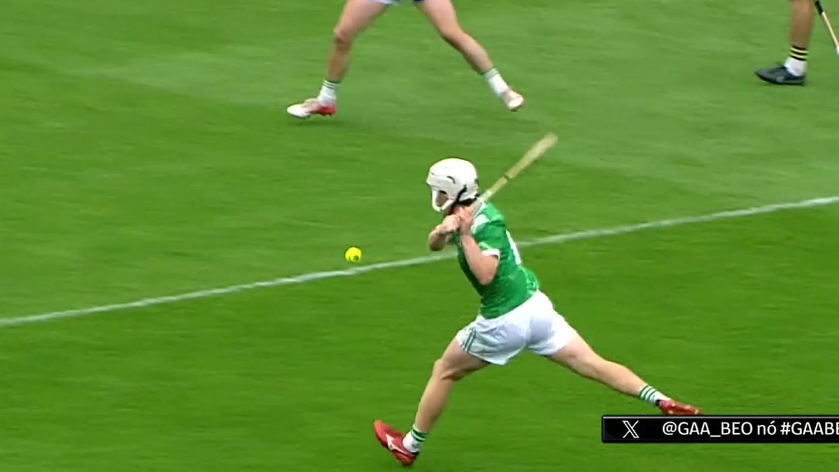 Dhá scór tapaigh agus táimid ar chomhscór! Cúl ó Gavin O Brien! 😎 We are level here at the Gaelic Grounds! An mbeidh am breise le teacht?? 😱 61 Nóim Limerick GAA 2-11 Tipperary GAA 1-14 GAA BEO #GAABeo
