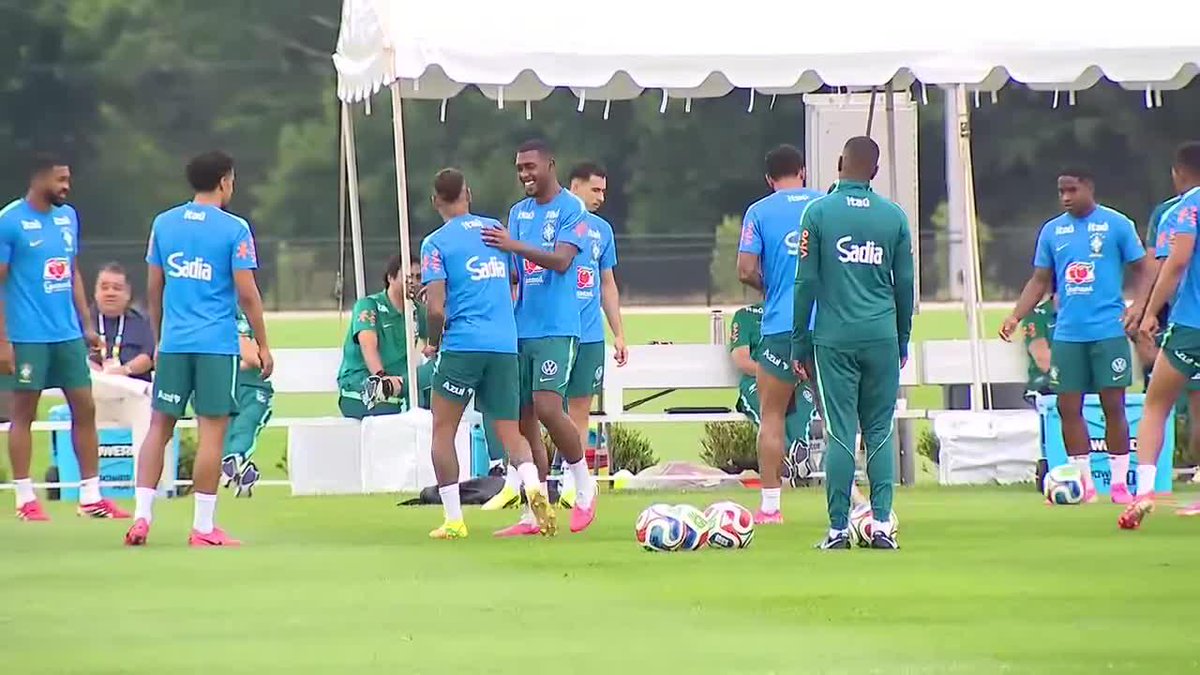 ✨ Neymar se divierte en el entrenamiento de Brasil: ¿Lo ponés de titular ante Japón? 🎬 #ESPNMundial 📺 Mirá los mejores partidos de la #FIFAWorldCup por ESPN, en el Plan Premium de #DisneyPlus