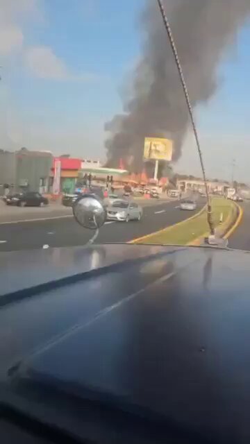 ⚠️Personal de Protección Civil del Edomex atiende siniestro tras explosión de pipa de gas en la carretera México–Zacatepec. Ocurrió a la altura de Santa Inés, en los límites de Texcoco y Tepetlaoxtoc.