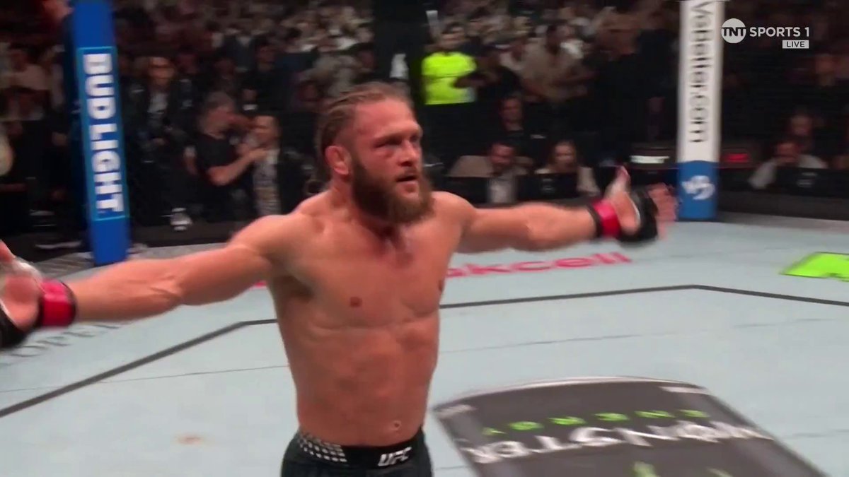 BEAUTIFUL VIOLENCE! 🗣🗣🗣 Rafael Fiziev finished Manuel Torres in the main event! 💪 #UFCBaku | Stream TNT Sports on HBO Max