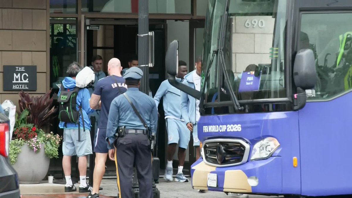 The England team make their way to the Stadium ahead of kickoff against Panama 🏴󠁧󠁢󠁥󠁮󠁧󠁿