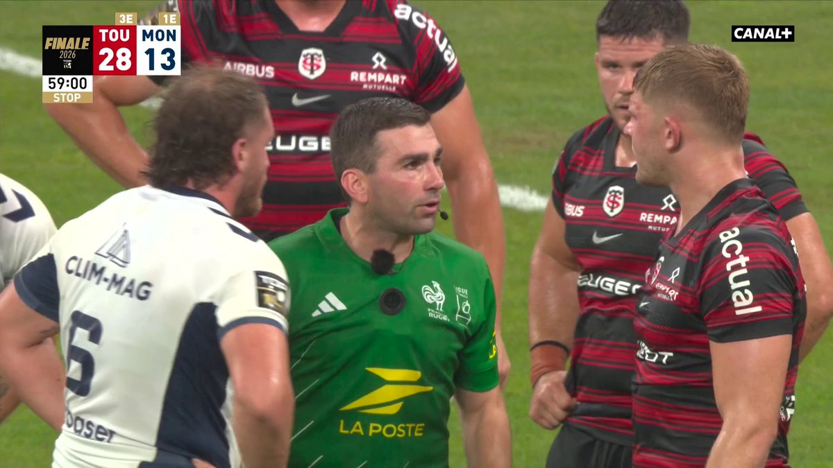 Le finale de TOP 14 est interrompue ⚠️ À cause d'un orage menaçant, il a été demandé à M.Ramos d'interrompre le match quelques minutes ❌ #FinaleTOP14