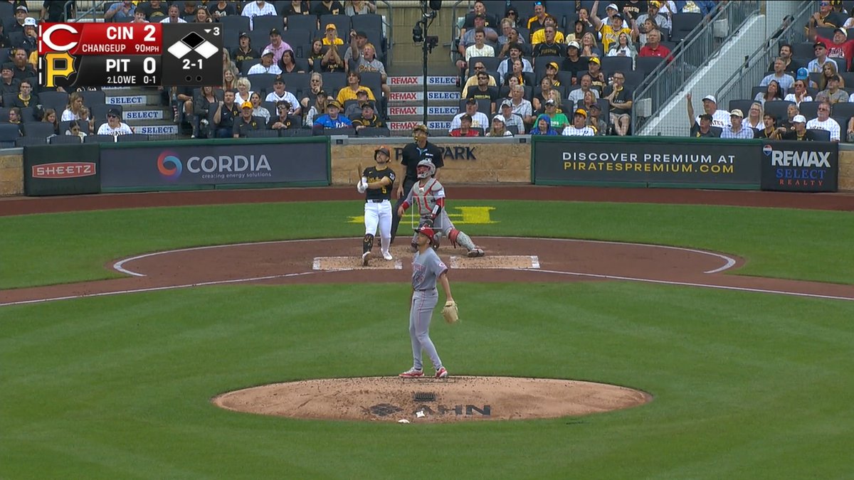 LOWE GETS PNC LOWE-D 🔊 TAKING THE LEAD WITH ONE SWING!