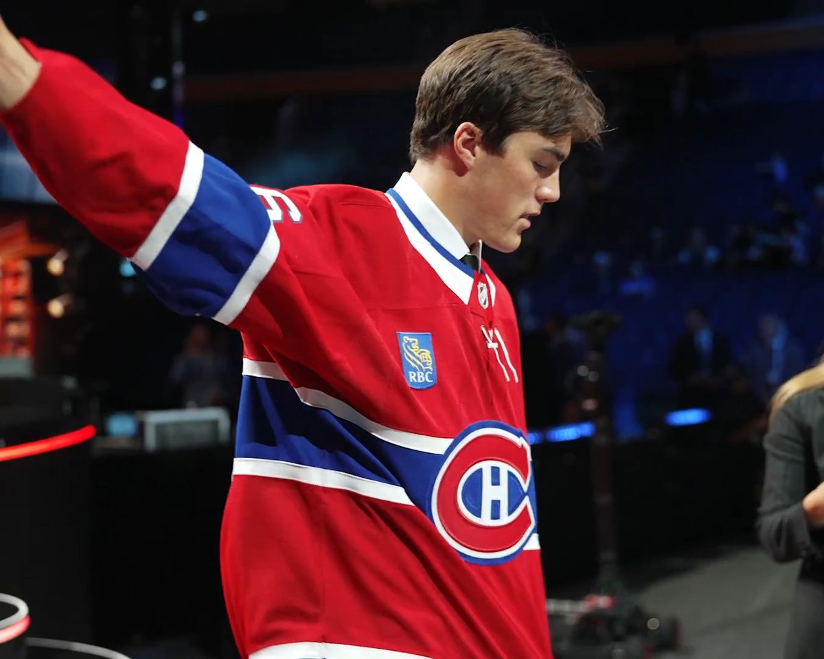 En coulisses avec notre espoir Cooper Cleaves! 🎥 Behind the scenes with our prospect Cooper Cleaves! #GoHabsGo | #RepêchageLNH | #NHLDraft