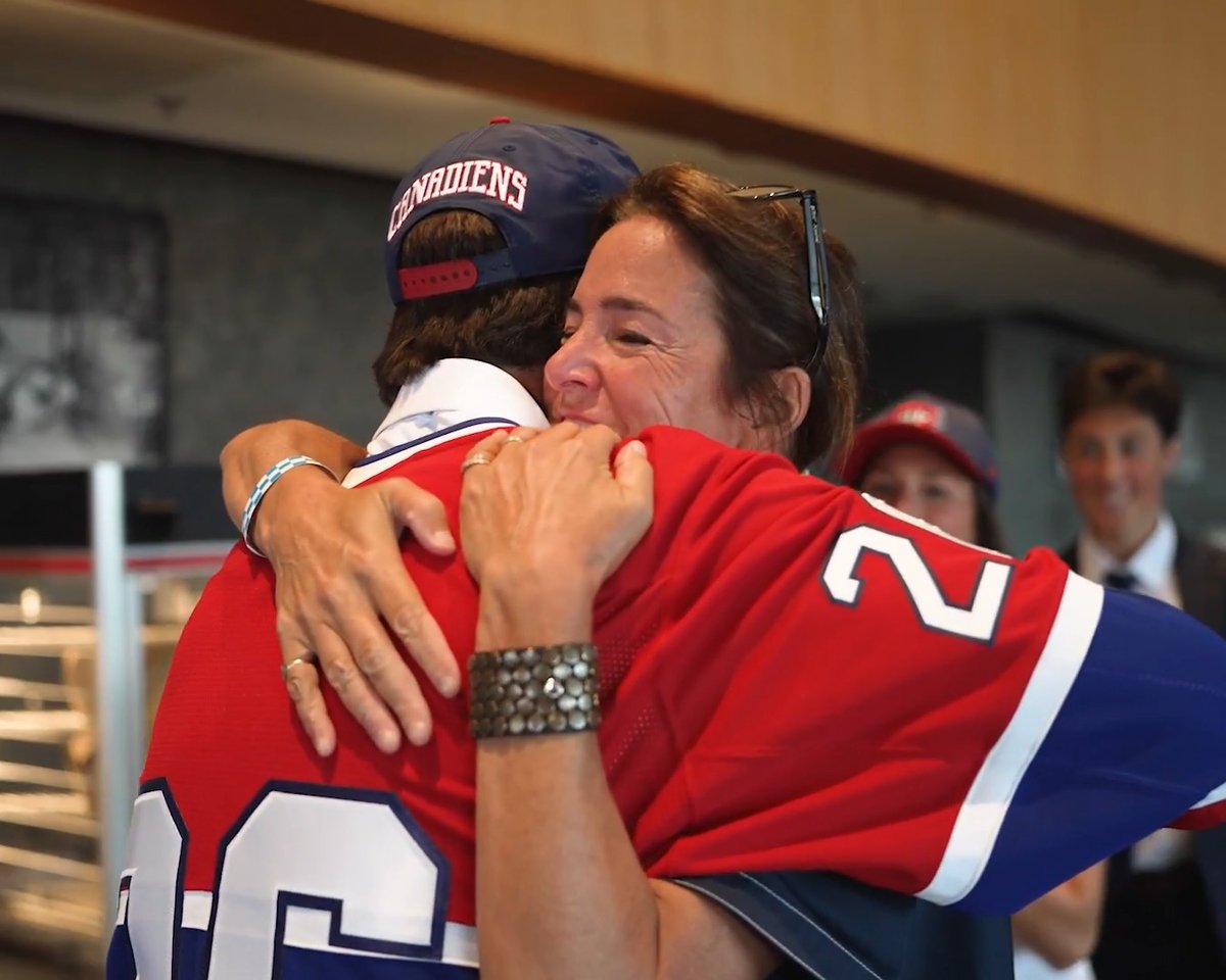 Un beau moment avec la famille Cleaves ☺️ Wholesome moment with the Cleaves fam #GoHabsGo | #RepêchageLNH | #NHLDraft