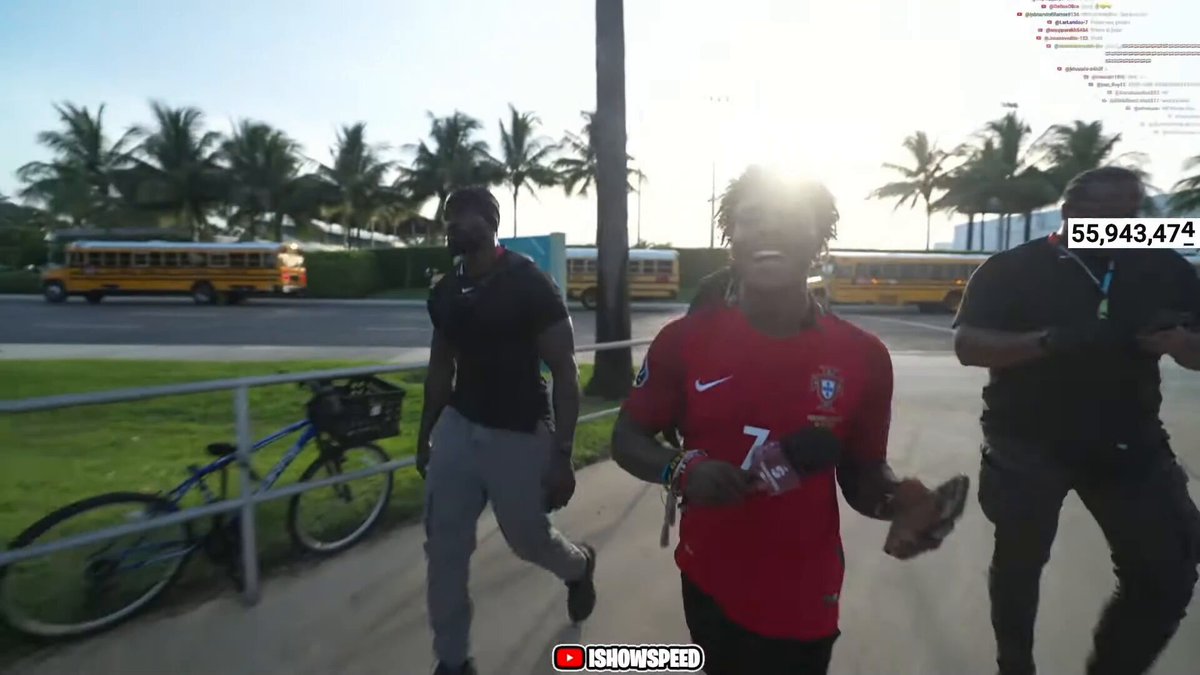 Yetişkin içerik üreticilerinden yüzde 50 vergi alacağını açıklayan Florida valiliği adayı James Fishback, iShowSpeed’in yayın yaptığı konumu bulup yanına gelerek oy isteyince korumaları araya girip Speed’i uzaklaştırdı.