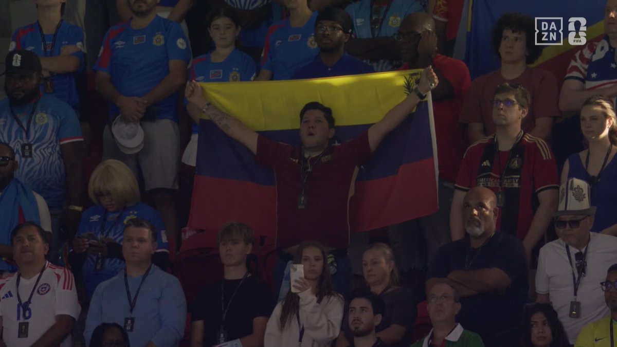 💔 Imposible contener las lágrimas en el minuto de silencio en honor a las víctimas de Venezuela 🇻🇪 #DAZNMundial #FIFAWorldCup