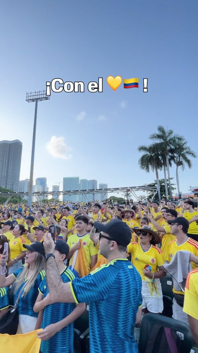 ¡Se escucha fuerte el Himno nacional de Colombia en Miami! 🇨🇴 🗣️