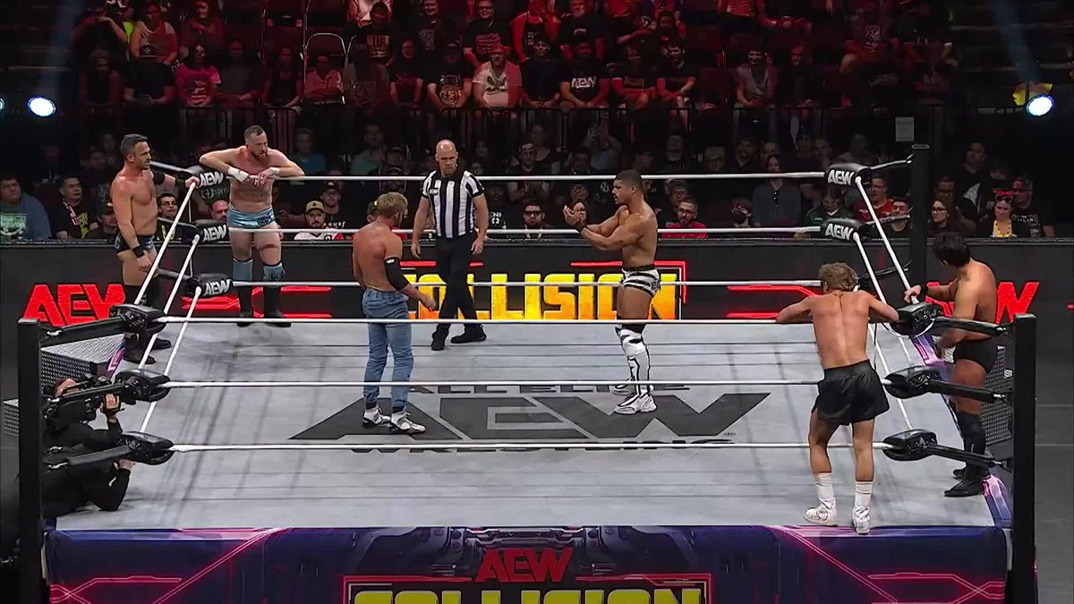 Despite Anthony Bowens's attempts to have @OrangeCassidy give him a hand, OC always does his own thing. Watch #AEWCollision on TNT & HBO Max