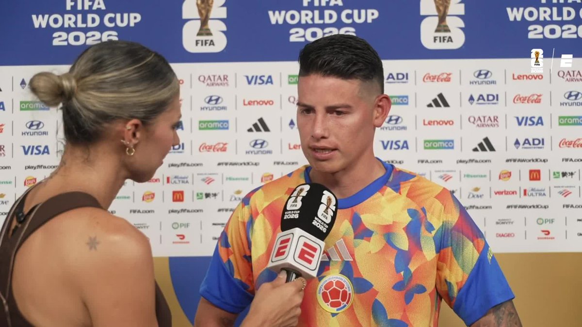"CON 41 AรOS MIRA LO QUE ES, EL CUERPO QUE TIENE." James se deshizo en elogios para CR7, luego del reencuentro en el partido entre Colombia y Portugal. โฝ #ESPNMundial ๐บ Mirรก los mejores partidos de la #FIFAWorldCup por ESPN, en el Plan Premium de #DisneyPlus