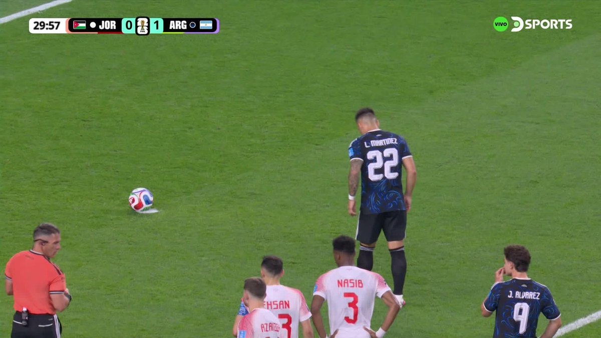 ¡AHORA SEEEEE, GRITALO LAUTARO! Golazo del Toro desde el punto de penal, después de la falta a Marcos Senesi que le dio la ventaja a la Selección Argentina, para el 2-0 ante Jordania.