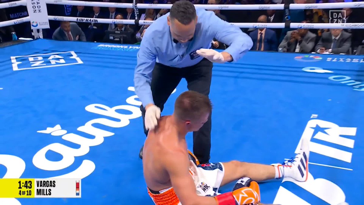 EL GENERAL 🪖 Emiliano Vargas delivers on his promise Bryce Mills out of there in four 👏 #VargasMills #ZayasBoots