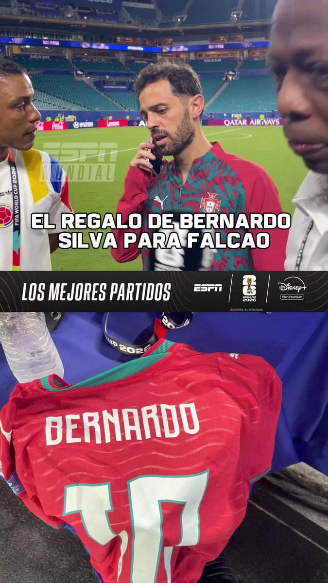 🔥 Regalo TOP de Bernardo Silva para el Tigre Falcao, ex-compañero suyo del Monaco, luego del 0-0 de Portugal ante Colombia en Miami 🎬 #ESPNMundial 📺 Mirá los mejores partidos de la #FIFAWorldCup por ESPN, en el Plan Premium de #DisneyPlus