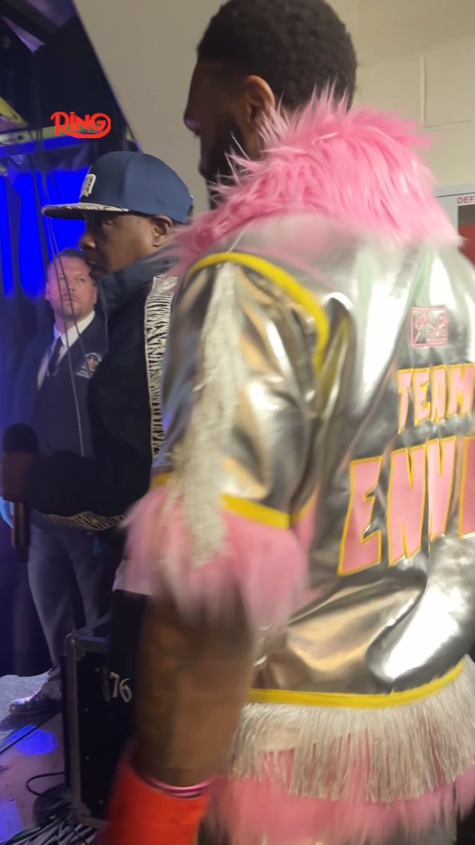 Jadakiss joins Jaron 'Boots' Ennis for his ring walk vs Xander Zayas 😤 #ZayasBoots live now on DAZN 📺