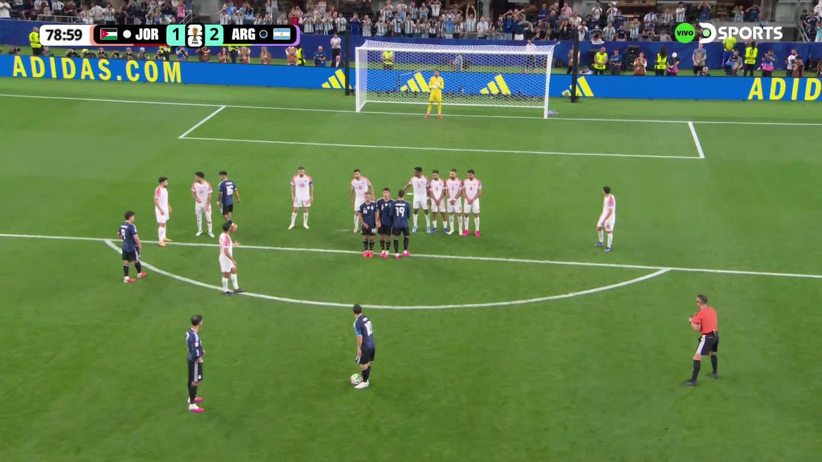¡¡¡ESTÁS ENFERMO, LEO!!! Qué pedazo de gol de tiro libre en el sagrado pie zurdo de Lionel Messi, que mete el 3-1 de Argentina ante Jordania y suma su sexto gol en la Copa del Mundo.