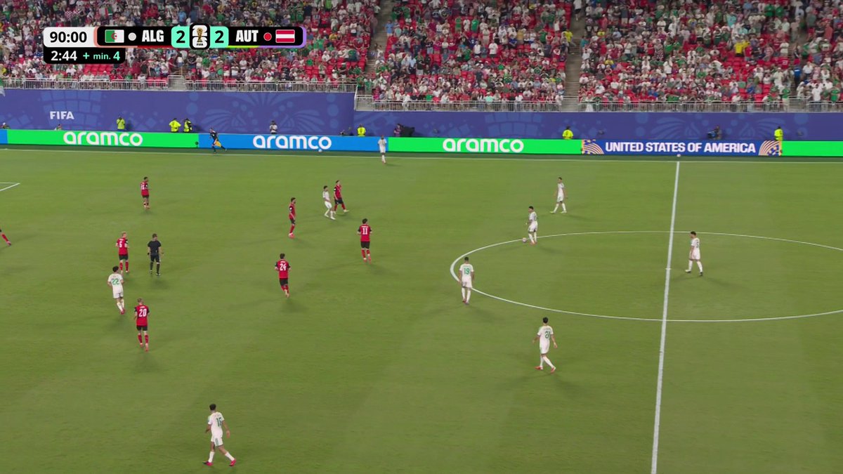 GOAL! Riyad Mahrez fires Algeria in front deep into stoppage time! 🇩🇿 Algeria 3-2 Austria 🇦🇹 #FIFAWorldCup | #beINWC26 | #Algeria