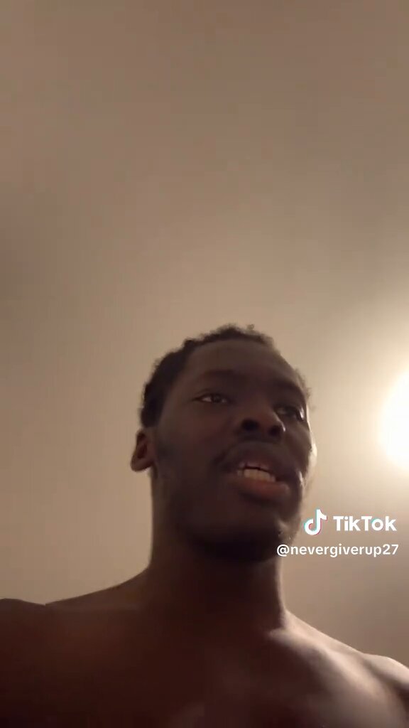Bon apparemment ce mec vivant sur Paris et Bruxelles serait d’accord pour défendre pafman celui qui à manqué de respect au femmes musulmane en dénigrant le voile en fesant l’apologie du viol , faite tourner sa tête il pourra pas revenir sur ces mots inshallah .