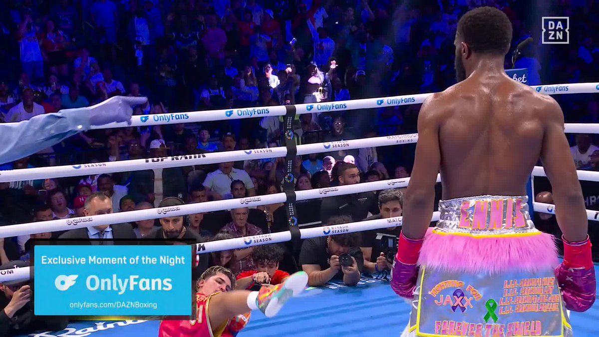 Of course, this was your OnlyFans Exclusive Moment of the Night. #ZayasEnnis