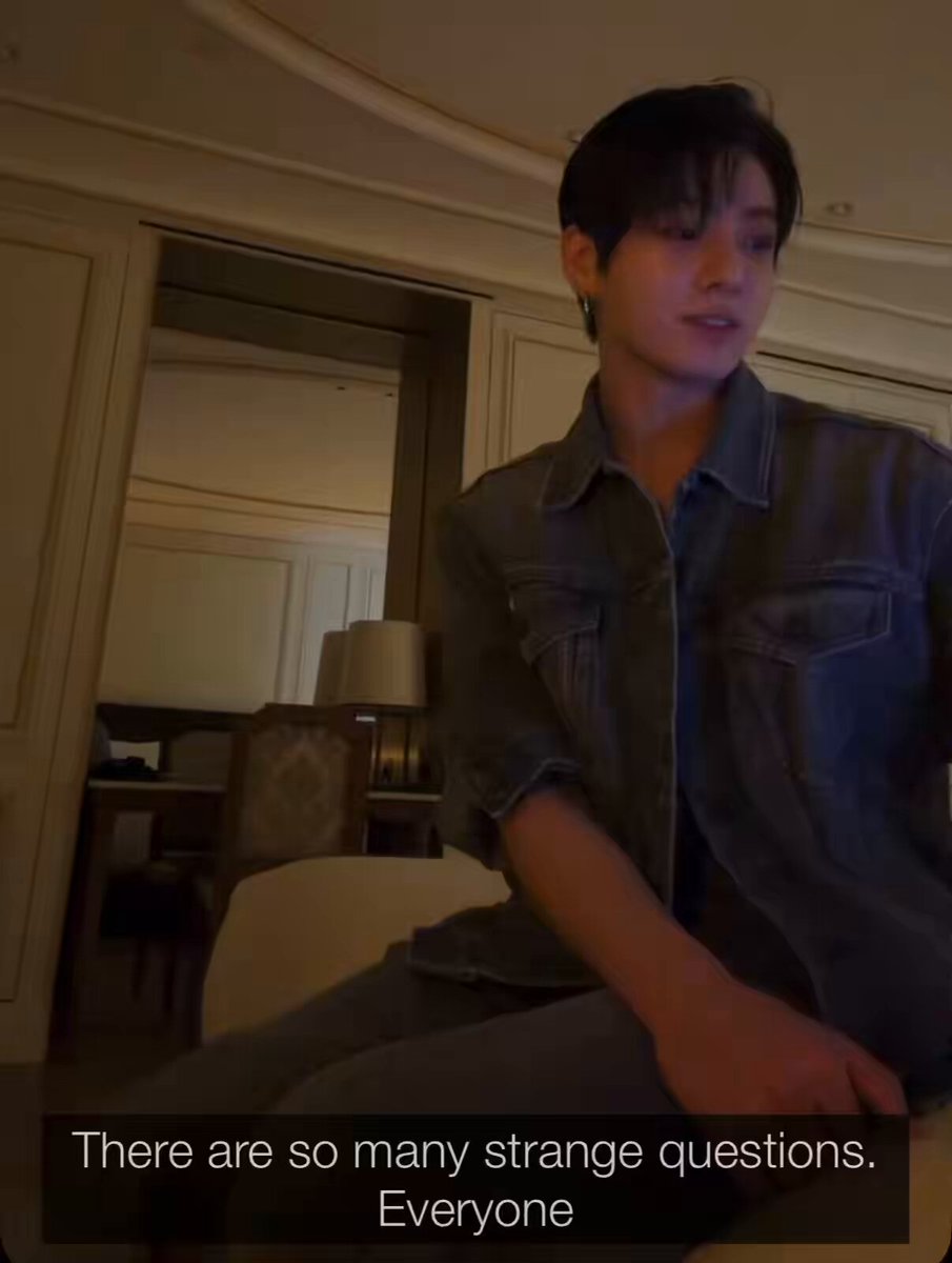 Jungkook çok fazla taciz yorumuna maruz kaldığı için bu yorumları bırakanları uyardı; 🐰 Tuhaf şeyler söylemeyi bırakın artık. 🐰 Bazılarınız beni gerçekten çok rahatsız ediyorsunuz (sözlerinizle) 🐰 Yorumlar harbiden... Sonu gelmiyor ve hepsi o kadar farklı ki. 🐰 Şu an onları okuyorum ve size cevap vermek istiyorum ama tamamen alakasız bir şey görüyorum; o yüzden kafamda vereceğim cevaplar arasında fark devasa oluşuyor 🐰 Bu yüzden sadece böyle sessizce okumakla yetiniyorum. 🐰 AHH ne saçmalık, bu sapıklar cidden... (Jungkook'u taciz eden yorumlar geliyor) 🐰 Aranızda çok fazla tuhaf soru soran var, hatta bunları çevirip buraya gönderiyorsunuz. 🐰 Beni rahatsız etmeyi bırakın