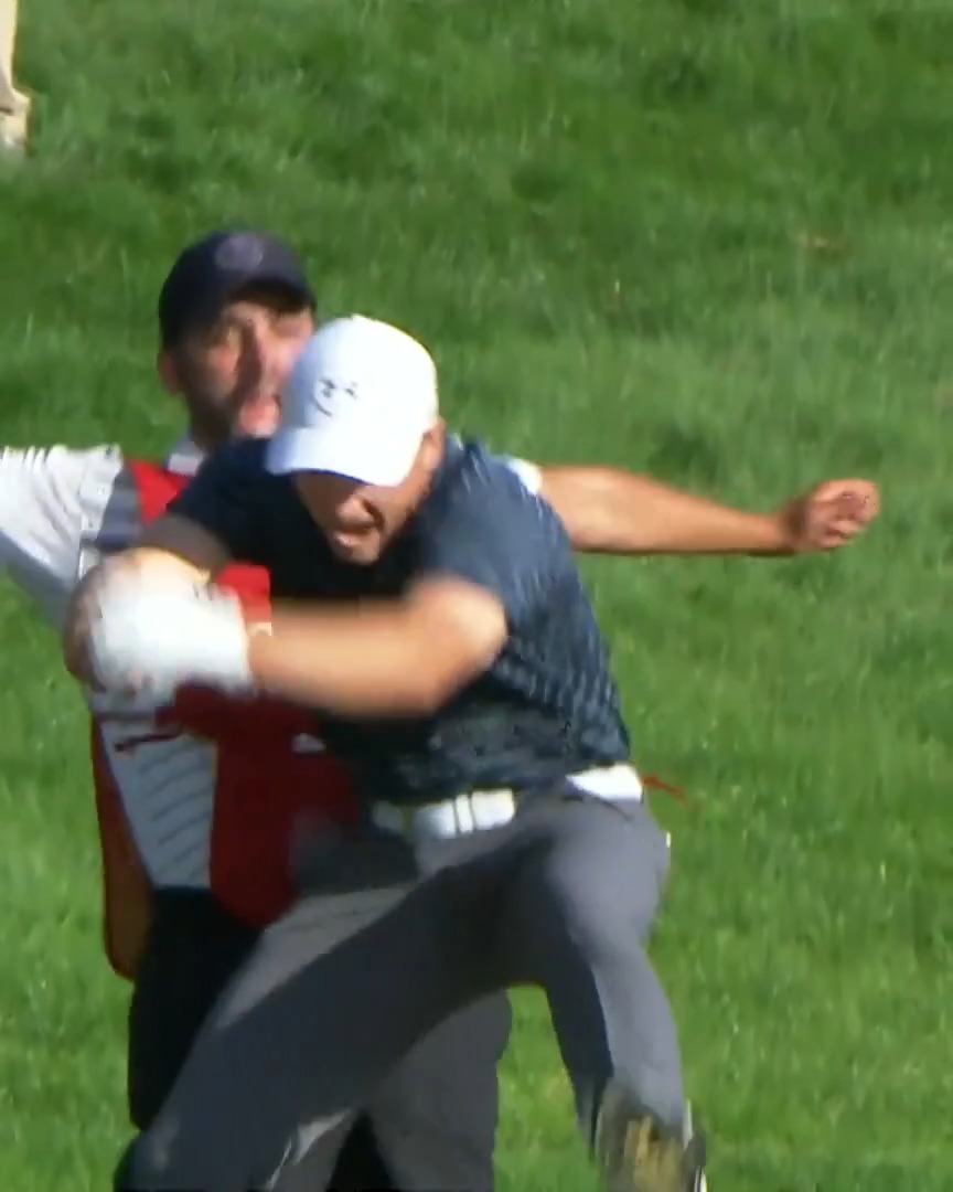 Spieth fireworks 💥 An iconic finish led to Jordan Spieth’s 10th PGA TOUR victory at the 2017 TravelersChamp. #TOURVault
