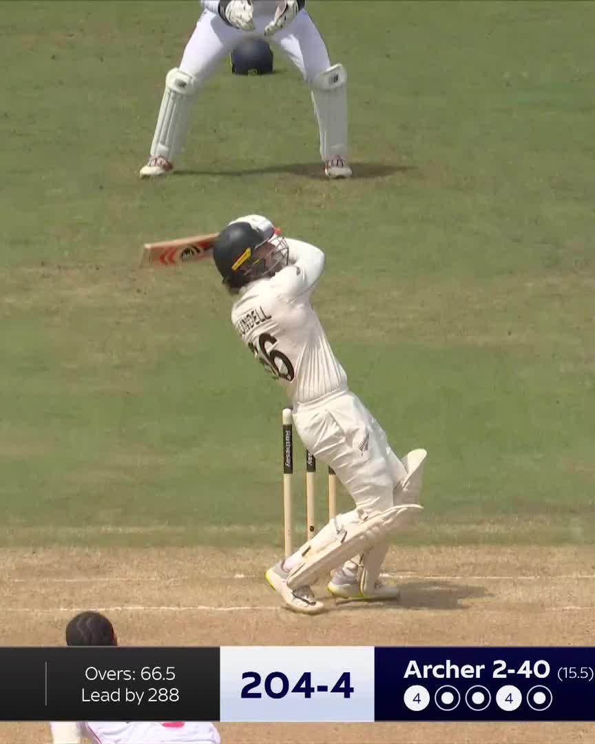 Three wickets in three overs for Archer and Stokes 🔥
