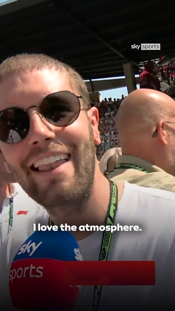 Brighton boss Fabian Hürzeler is loving the atmosphere at the Austrian Grand Prix 🏎️🔊