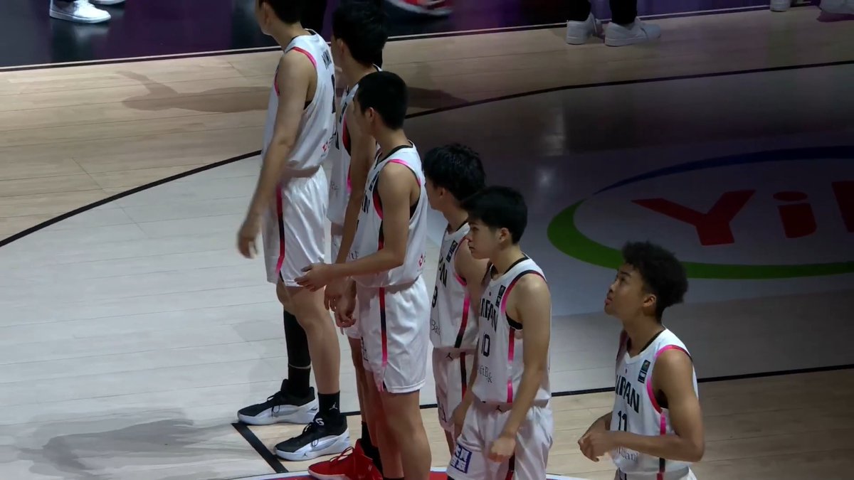 🏀U17男子バスケ日本代表 世界ランク1位、アメリカとの対決 🇺🇸128対66🇯🇵で敗れました。 第1Qは27対17とくらい付きましたが、そこからアメリカの圧倒的な実力がが… しかしそんな中、ガードの佐藤久遠は21分の出場で22得点! 王国アメリカ相手に、素晴らしい活躍でした!✨ 次戦は世界4位のフランス戦 最後まで頑張ってもらいたい!💪🔥