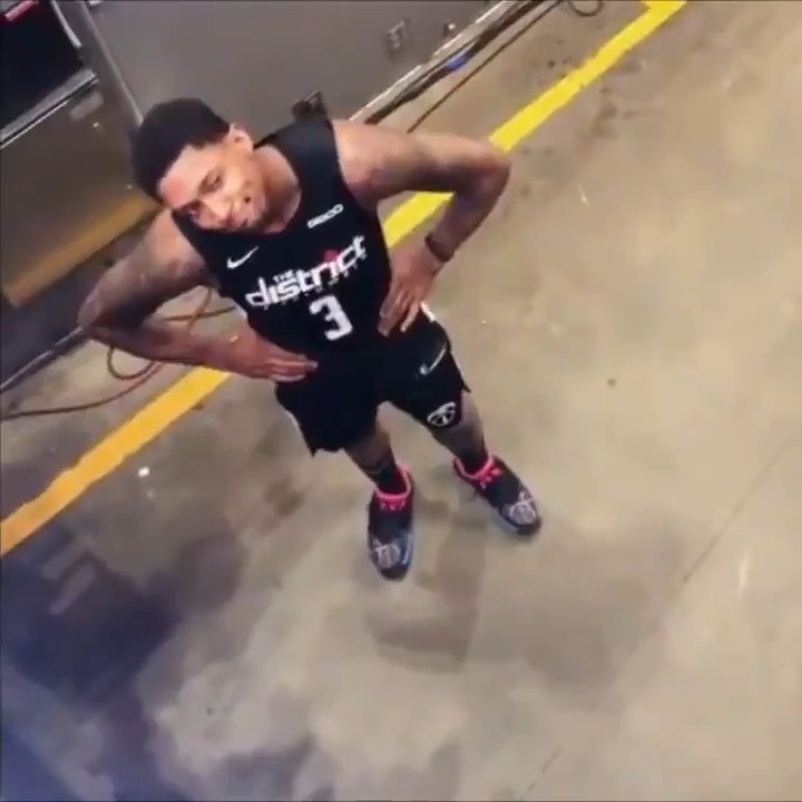 HBD 3x All-Star Bradley Beal Reminder: He averaged 30+ twice with the Wizards Some of his best games: 60 PTS (57% FG) 55 PTS (58% FG) 53 PTS (56% FG) 50 PTS (61% FG) 46 PTS, 8 AST (70% FG) 44 PTS, 10 AST (68% FG)