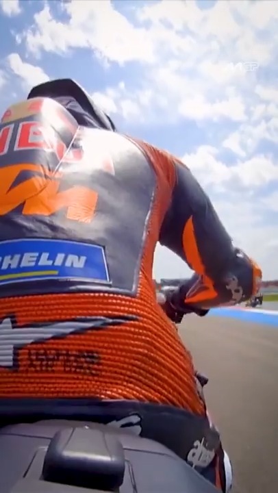 🦈 Pedro Acosta had to retire from the Grand Prix due to pain in his right hand and arm 💔 #DutchGP 🇳🇱