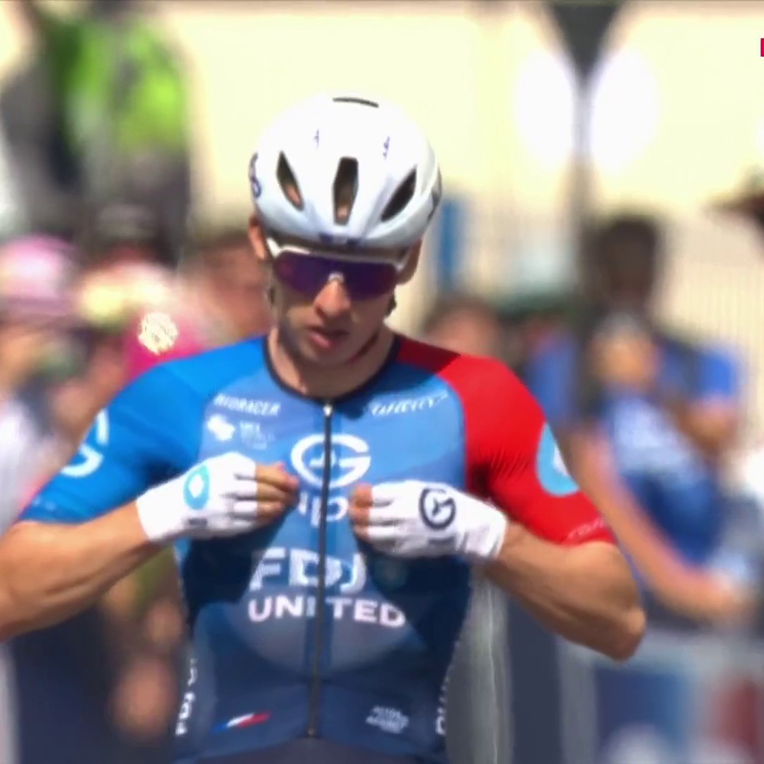 Romain Grégoire est champion de France 🇫🇷 🏆 ! Le Français de 23 ans portera le maillot bleu-blanc-rouge sur le Tour 🤩 #LesRP #LaTourduPin2026