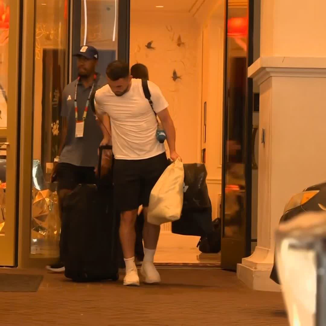 ๐ซ Players from the Scotland squad are beginning to depart the team's training base in Charlotte after their World Cup exit and Steve Clarke's resignation โฌ๏ธ