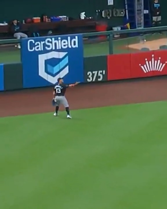 Just wait to see who ends up catching this fly ball 😂 (MLB x Google Cloud)