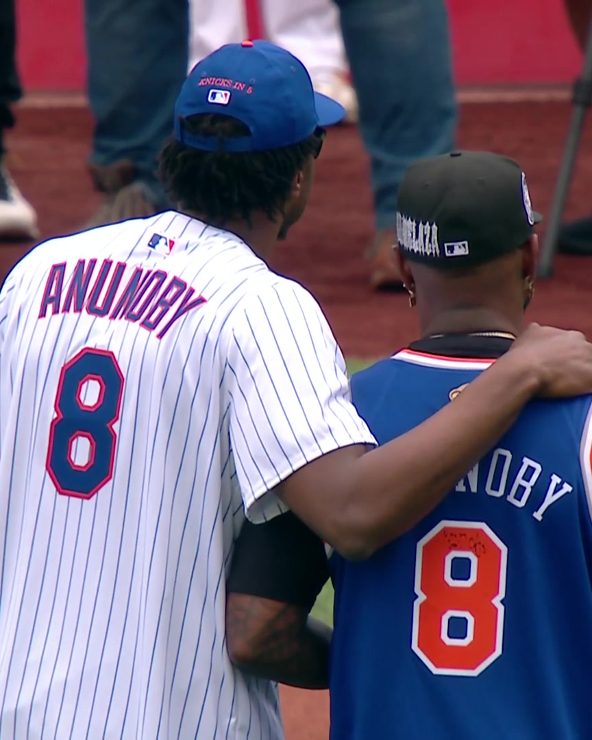 OG Anunoby throws out the first pitch to Jose Reyes!
